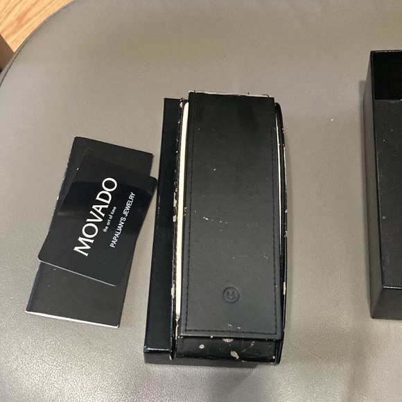 Unisex Movado ultra slim watch BNWT new - old stock, tried on but never worn. - Picture 7 of 7